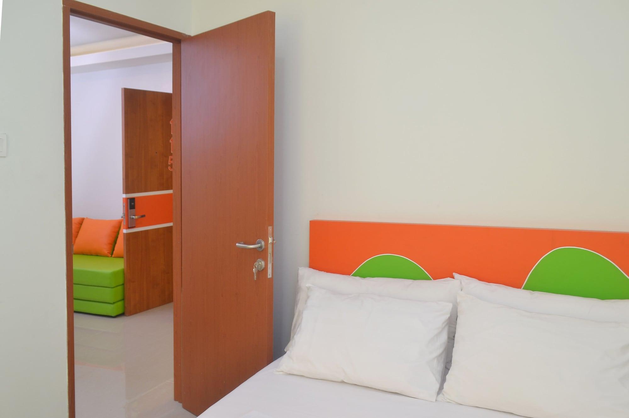 Titanium Express Homtel Hotel Jakarta Exterior photo