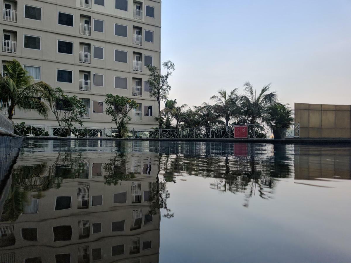 Titanium Express Homtel Hotel Jakarta Exterior photo